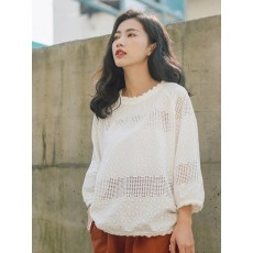 하늘하늘 펀칭 자수 블라우스