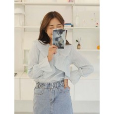 스팟 프릴 브이넥 블라우스