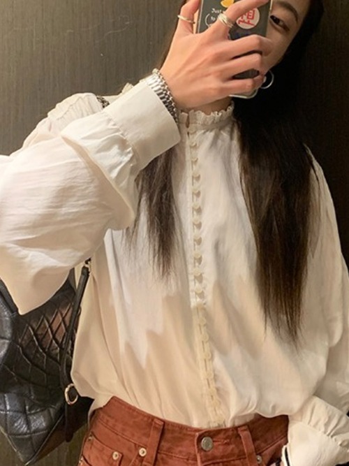 슈가팝 프릴넥 블라우스