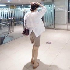 뒷트임블라우스